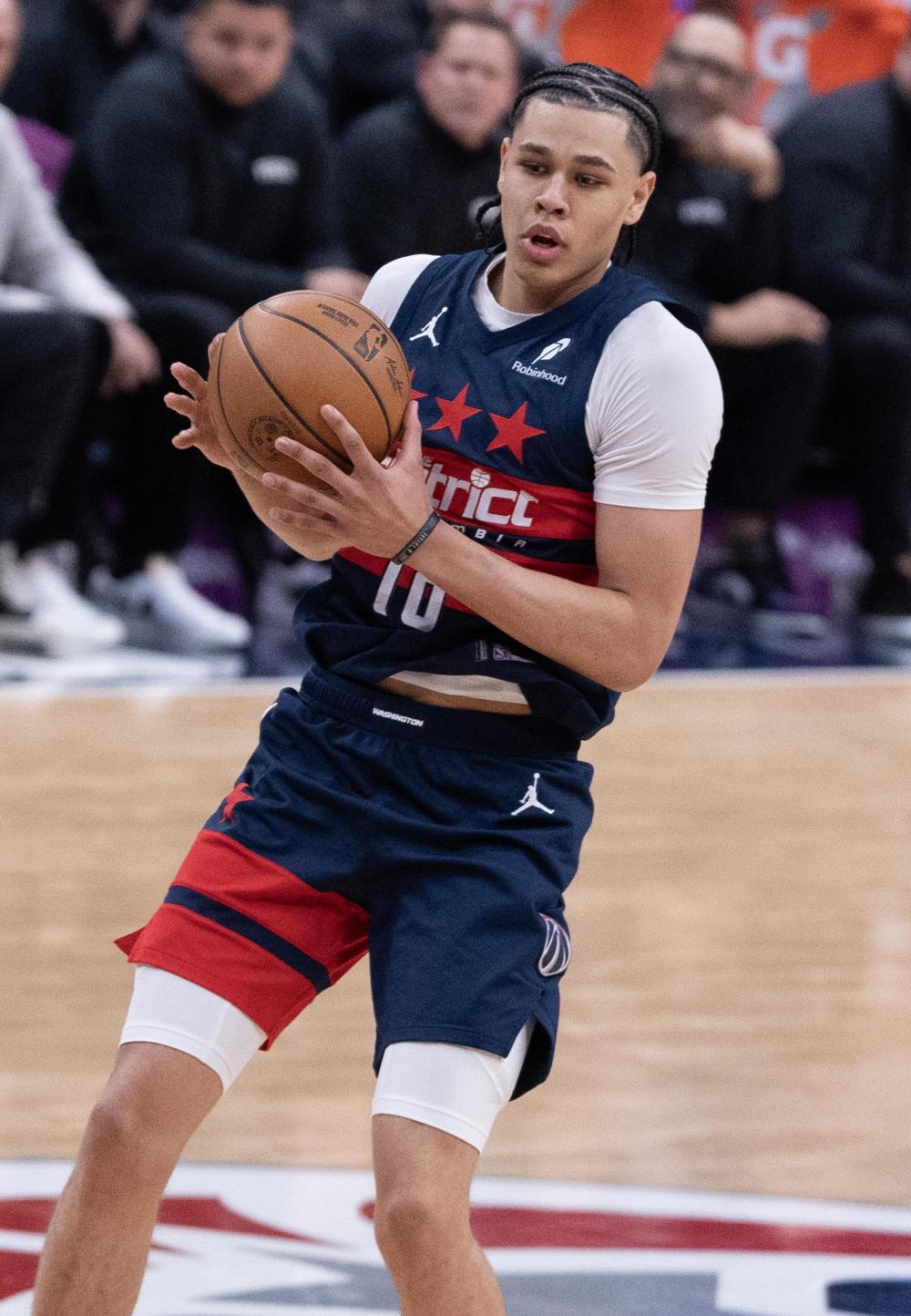 奇才险胜美国男篮,乔治绝境逆转的简单介绍 奇才险胜美国男篮,乔治绝境逆转的简单介绍