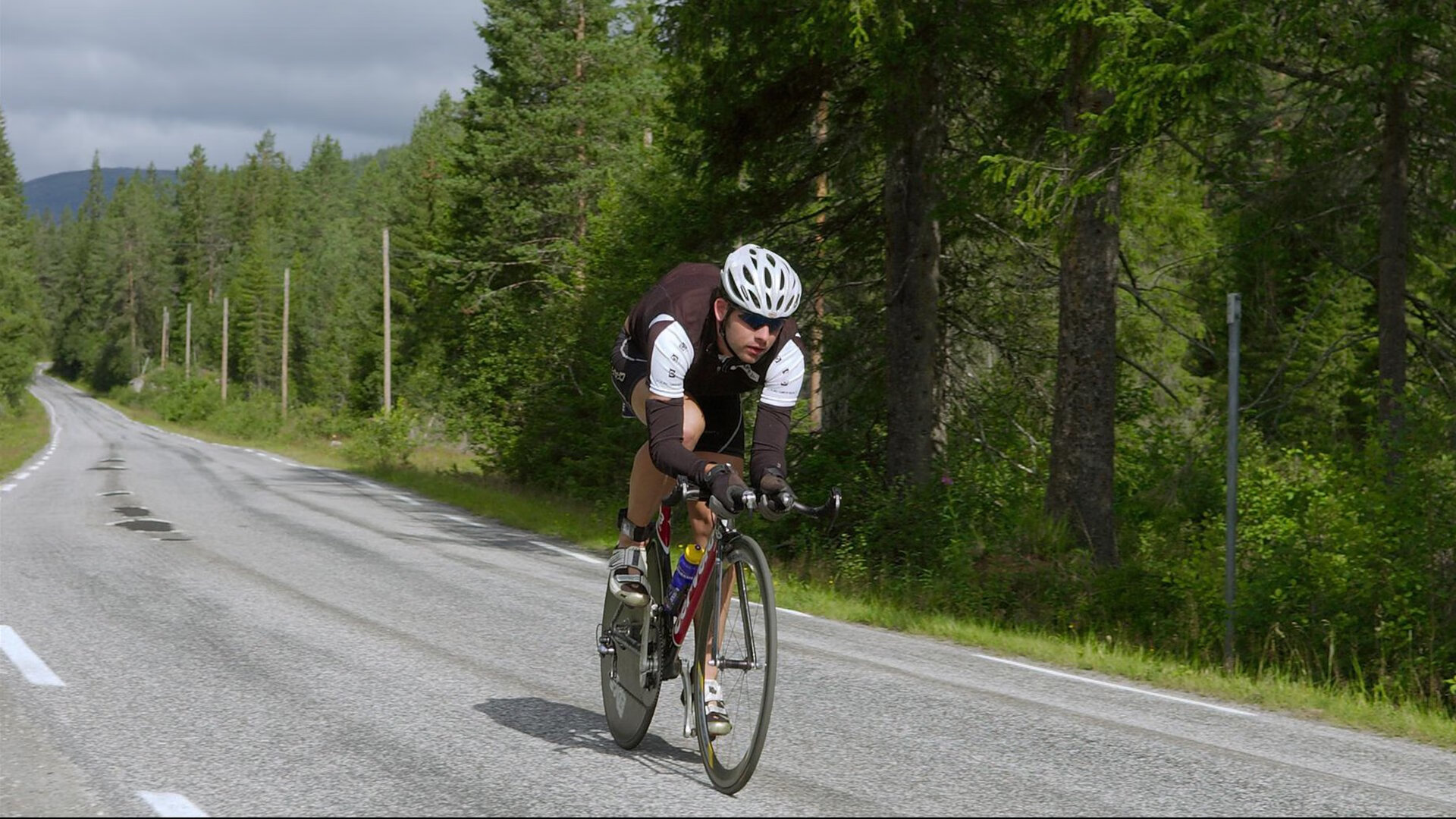 开云体育官网-欧冠决赛惊现NBA未来之星？杰伦·格林接管比赛，新疆队战术引热议
